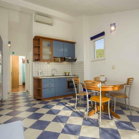 Apartmani Sani Bol Zewnętrze zdjęcie