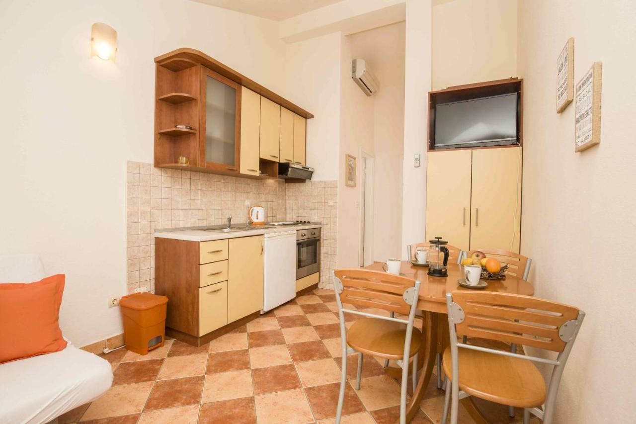 Apartmani Sani Bol Zewnętrze zdjęcie