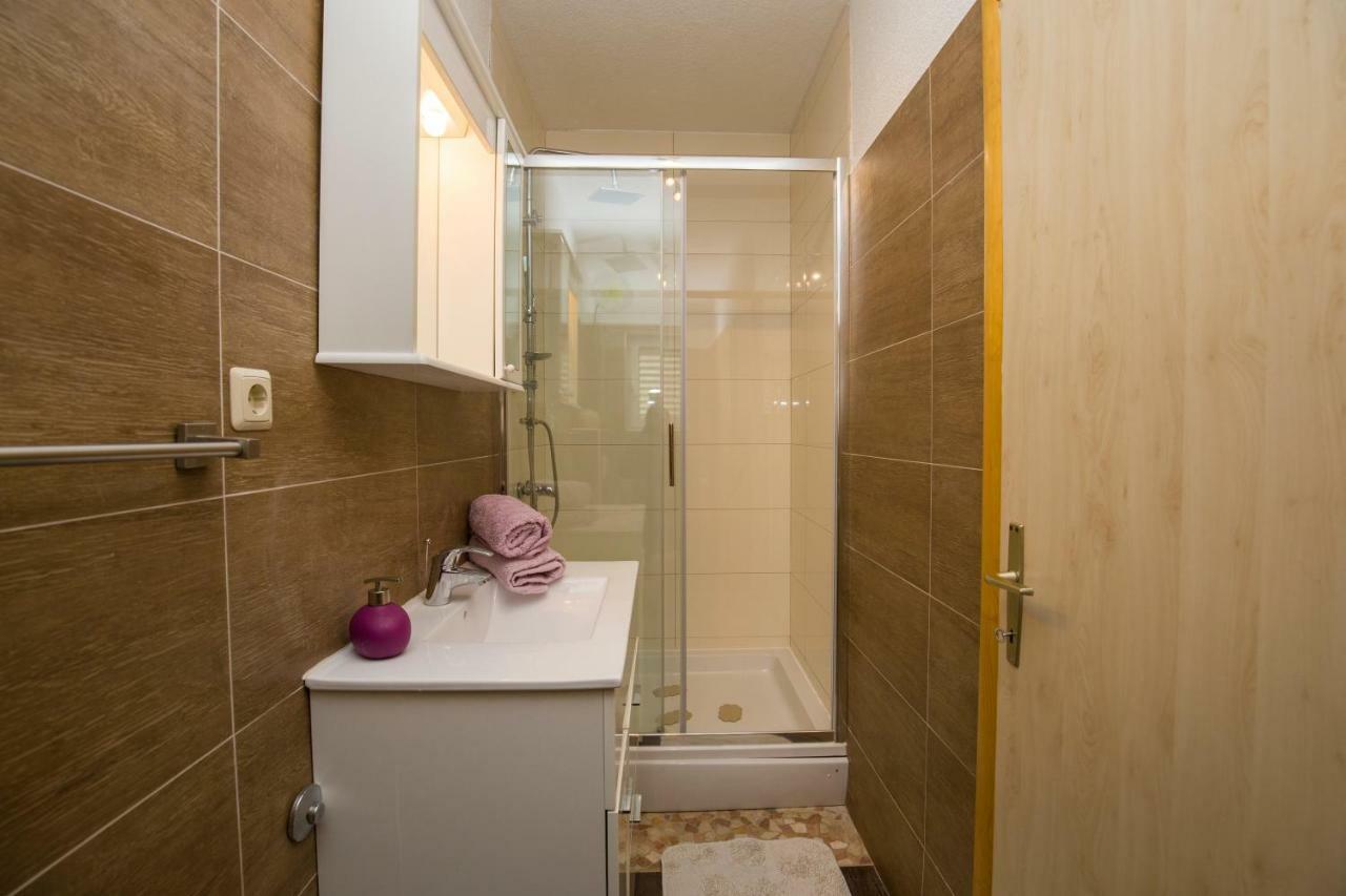 Apartmani Sani Bol Zewnętrze zdjęcie